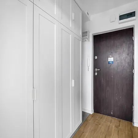 Downtown - Location, Metro Nearby - By Rentujemy Lägenhet