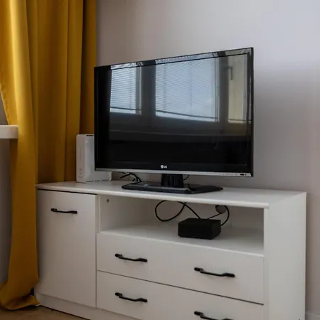 Downtown - Location, Metro Nearby - By Rentujemy Apartamento